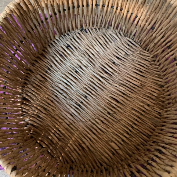 VINTAGE METAL FRAMED ROUND WOVEN  BASKET  WITH LID 13" DIAMETER 7" DEEP - Picture 4 of 6